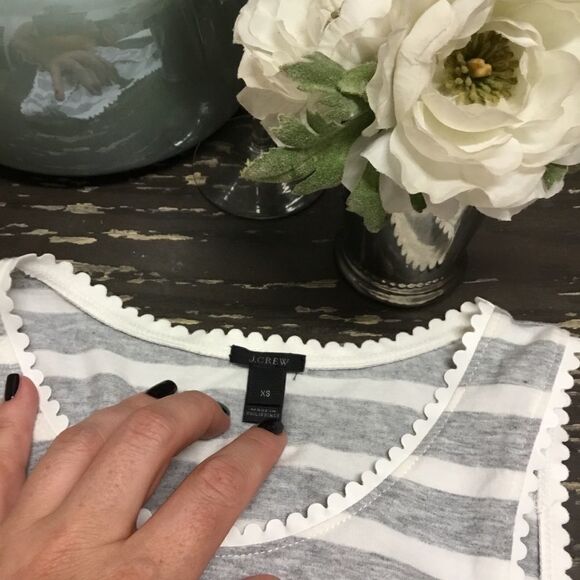 J. Crew Scalloped Neckline Tank Top - Picture 3 of 3